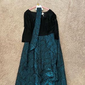 Formal R & M Richard’s Woman 22W. Worn once, high low dress